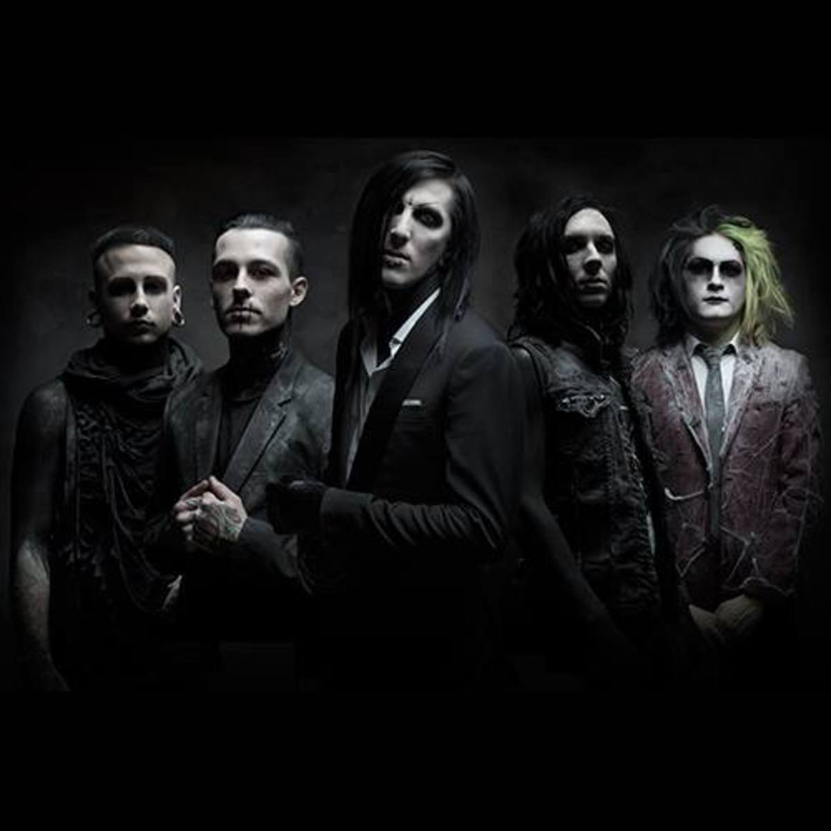 MOTIONLESS IN WHITE、9/16リリースのニュー・アルバム『Reincarnate』よりDani Filth（CRADLE